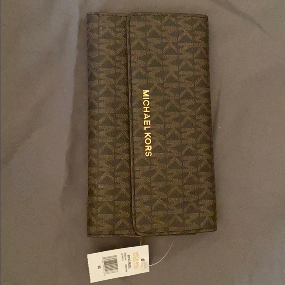 Michael Kors Jet Set Travel Large Trifold Wallet